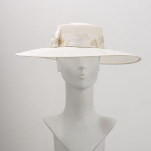 Wide brim ivory occasion hat with bow