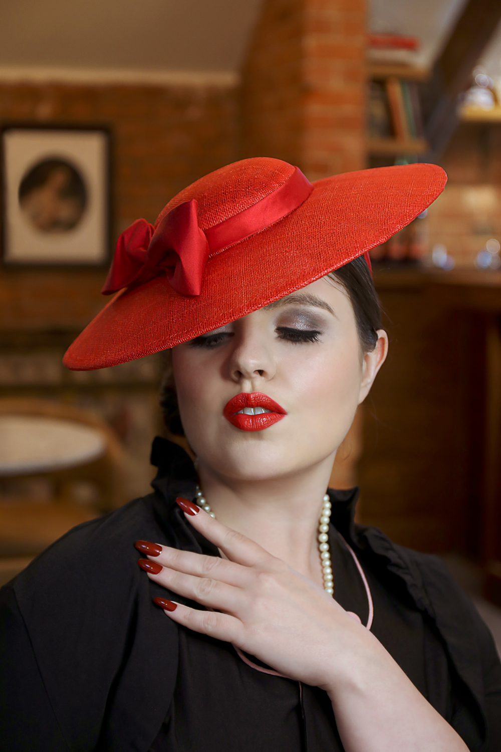 Vintage Style Tilt Hat - Red Bow