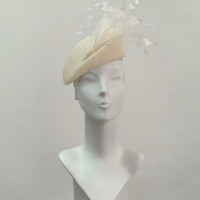 Beret - Ivory Feathers